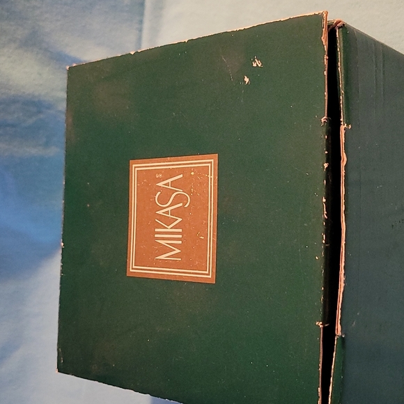 Vintage Mikasa Peppermint Green Nut Bowl - Picture 4 of 4